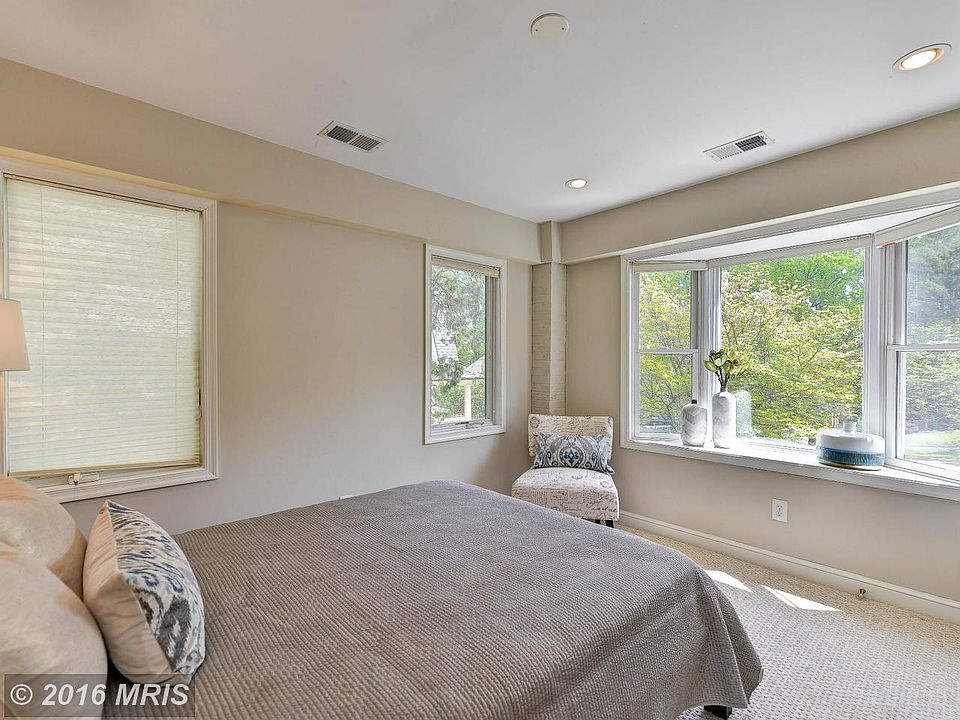 2nd image of 3108 N Inglewood St