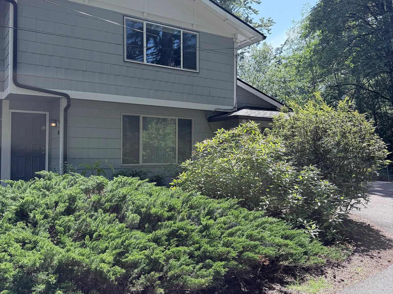 2 bed, 1.5 bath, 1369 sqft, $2,570 — Photo 1