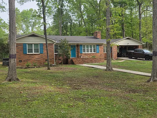 1010 Sherwood Cir Photo 1