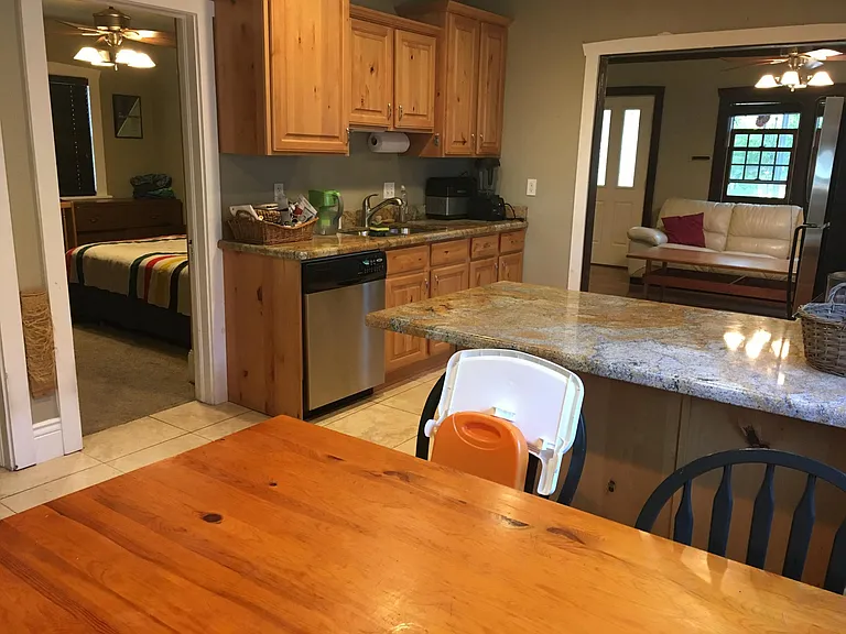 1382 S Green St — Photo 3