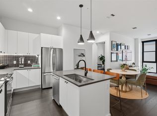 800 Embassy Dr APT 320, Austin, TX 78702