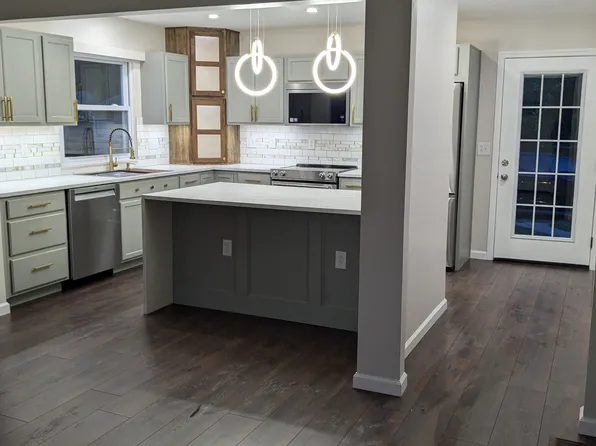 1855 Sedro St, Cuyahoga Falls, OH 44221