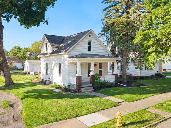 2nd image of 1834 Howell St