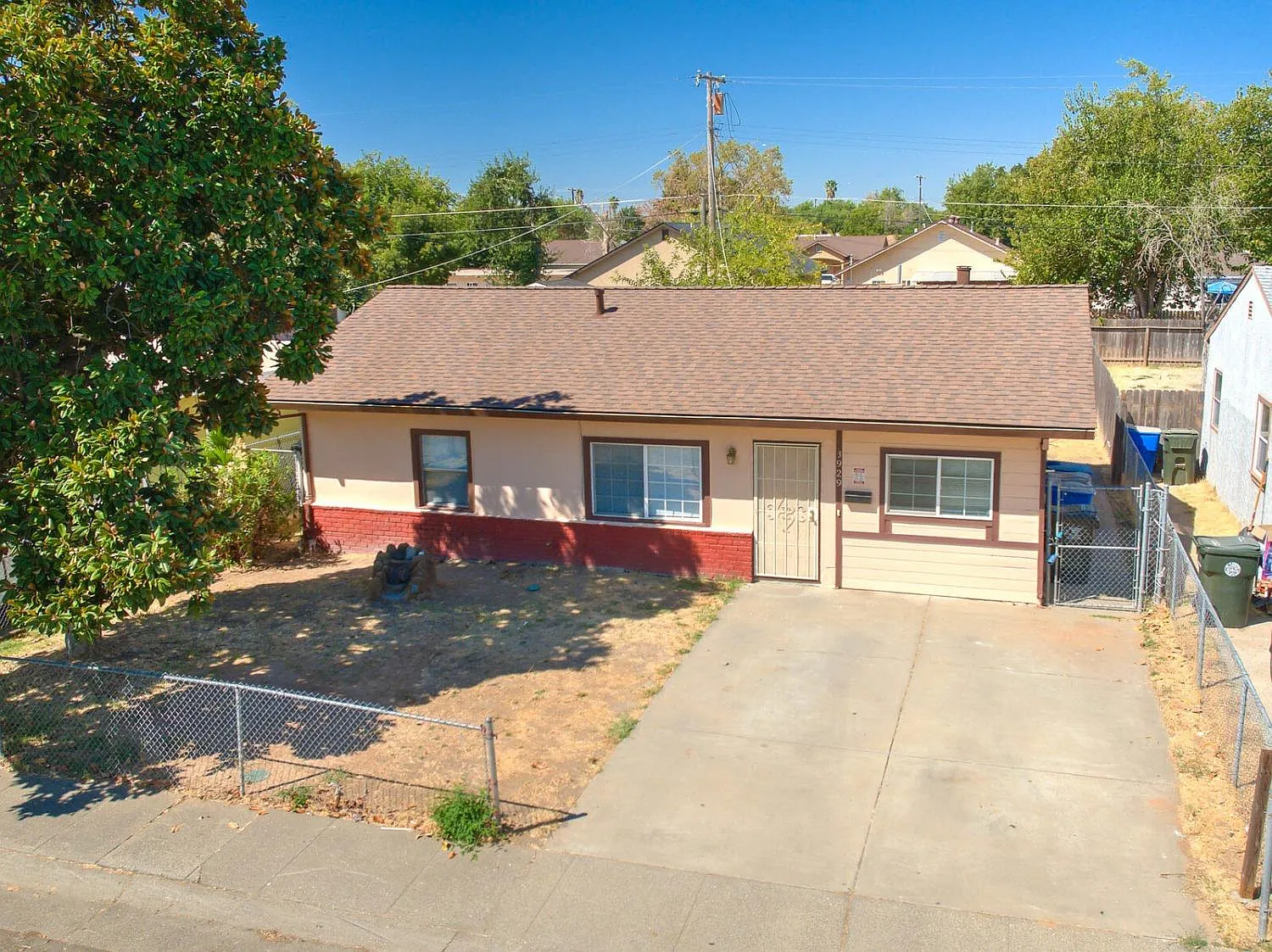 3929 Elm St photo 1