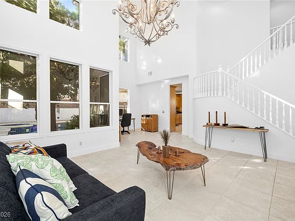 5th image of 1001 Meadowleah St