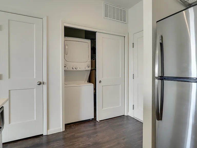 No vacancies, ask to be wait-listed. 9 Rail-Runner units (3 on each floor), named "Red River" in virtual tour.