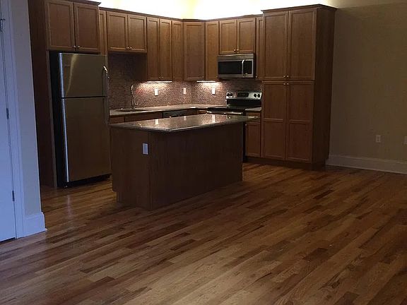5th image of 21-23 Daniel St APT C