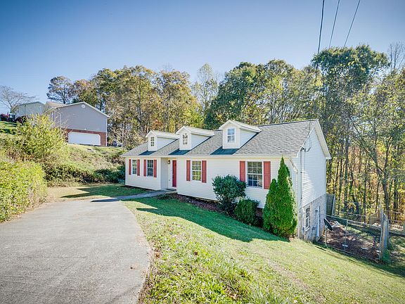 3rd image of 1121 Faye St