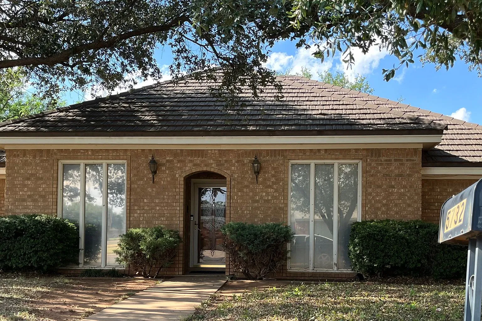 Charming 3 Bedroom Home — Photo 1
