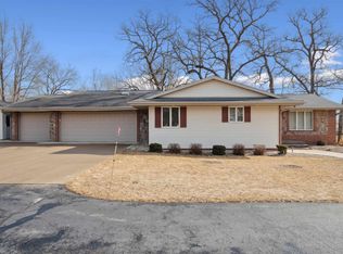 2154 205th Ave, Manchester, IA 52057