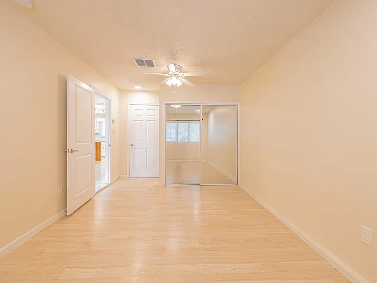4113 Edison St — Photo 13
