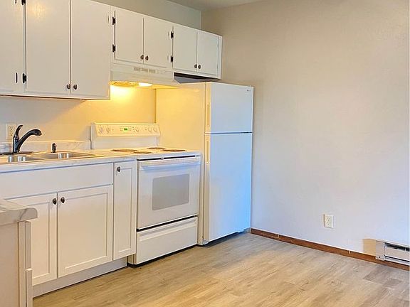 3rd image of 4903 Aspen St APT 4