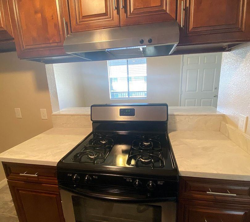 1st image of 920 Martin Luther King Jr Ave APT 306
