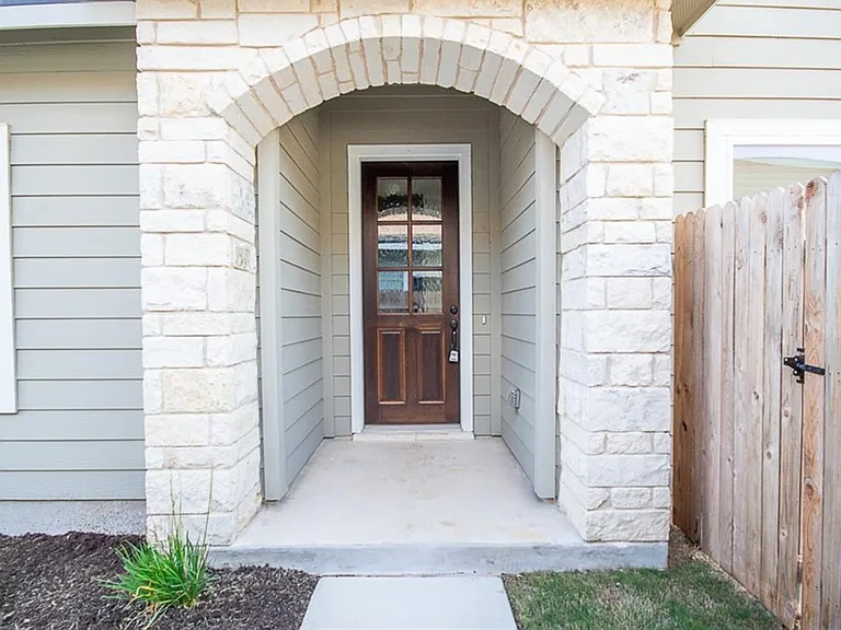 129 Winding Hollow Ln — Photo 10