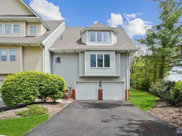 39 Iris Cir, Glen Rock, NJ 07452