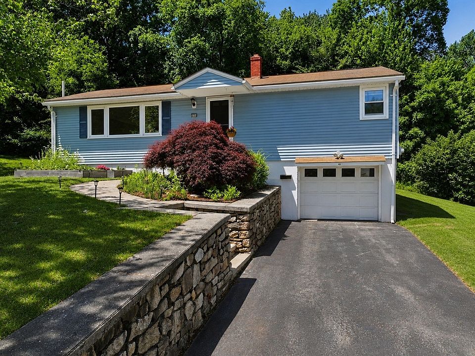 1st image of 46 Pinecroft Ave