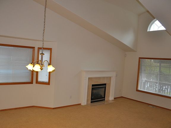 4th image of 5527 S 319th St