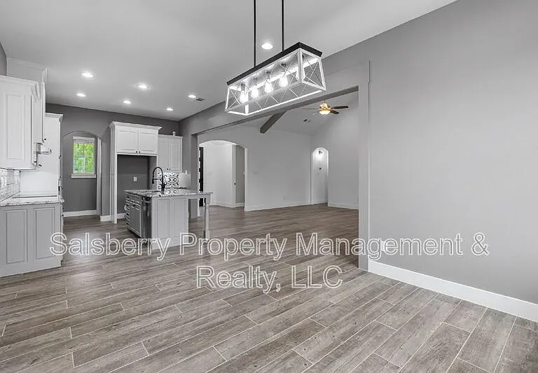 121 Cedar Ln — Photo 11