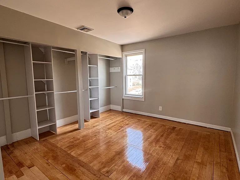 169 Walnut St #1 — Photo 6
