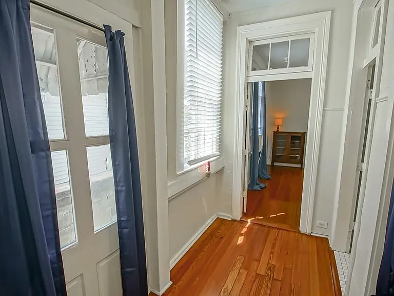 2415 Chippewa St — Photo 8