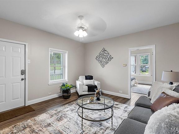 3rd image of 9850 Luna Ave