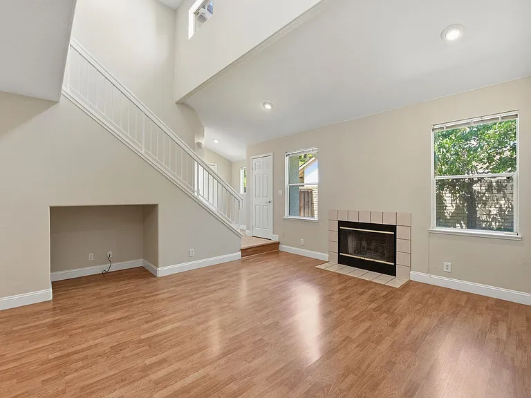 3808 Alder Ave — Photo 8