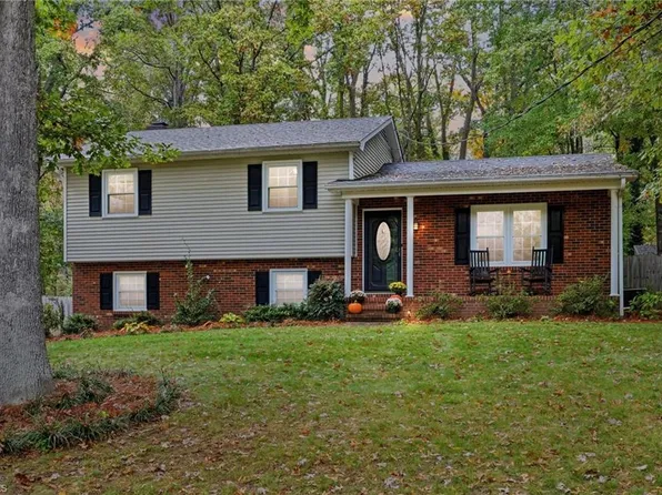 222 Woodburn Pl, Advance, NC 27006