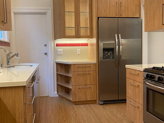 2nd image of 126 Palm Ave #1
