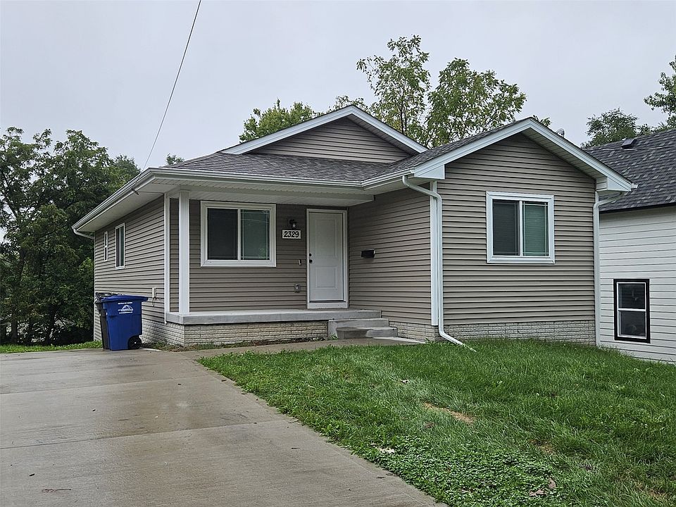 1st image of 2329 SE 8th St