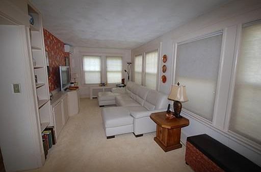 5th image of 52 Brookhouse Dr