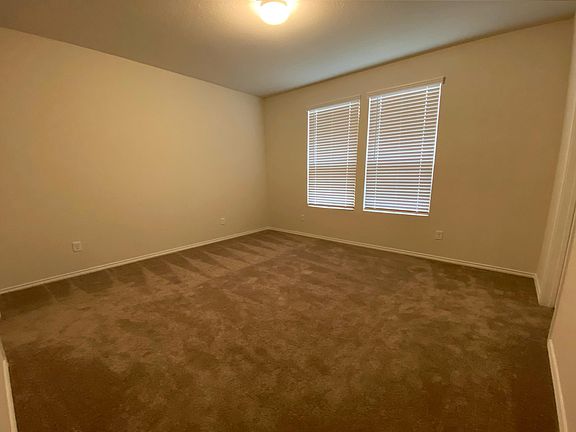 5th image of 310 Pollock Pl