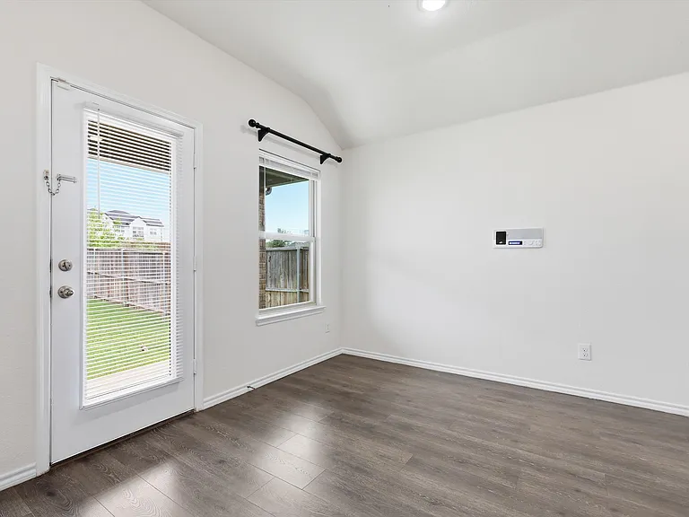 1810 Aslynn Cir — Photo 10