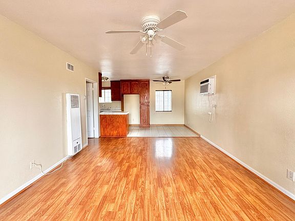 2nd image of 13532 Vanowen St APT 3