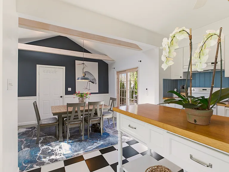 415 Wapping Rd — Photo 12
