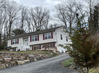 72 Fairlawn Dr, Hewitt, NJ 07421