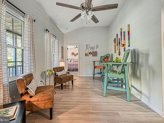 3rd image of 370 Windwood Coves Blvd