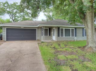 3110 Maple Ave, Groves, TX 77619