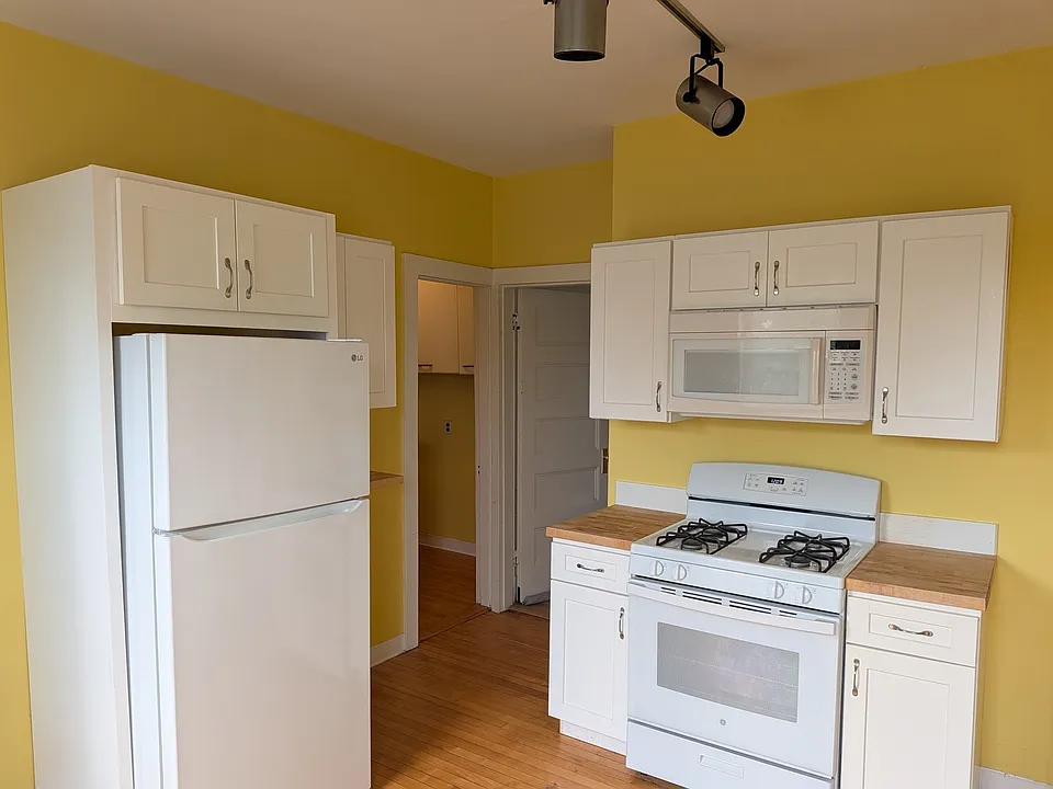 14 Glenwood Ave #2
