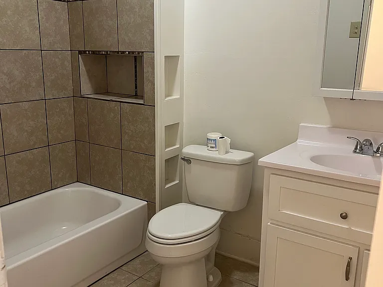 111 Allen St #109 — Photo 4