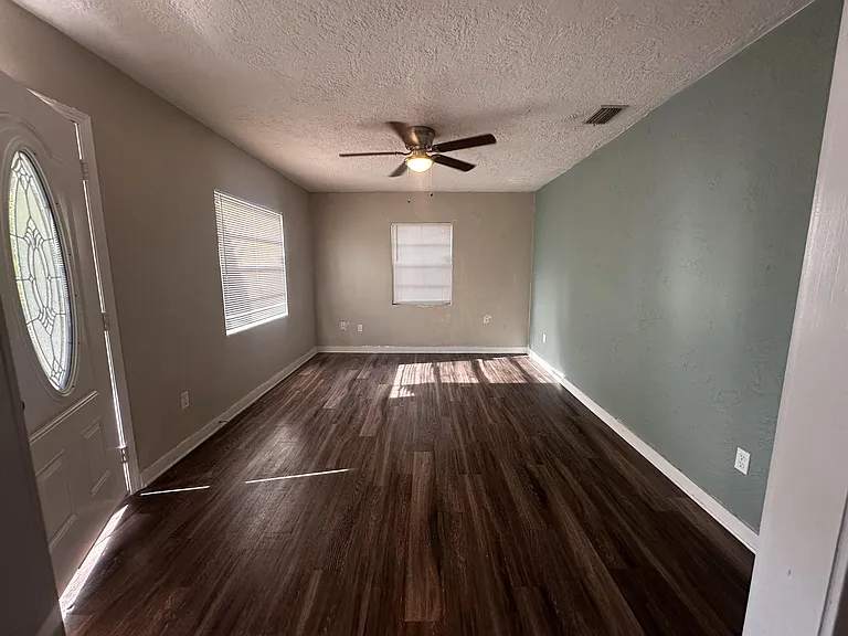 6715 Mott Ave — Photo 5