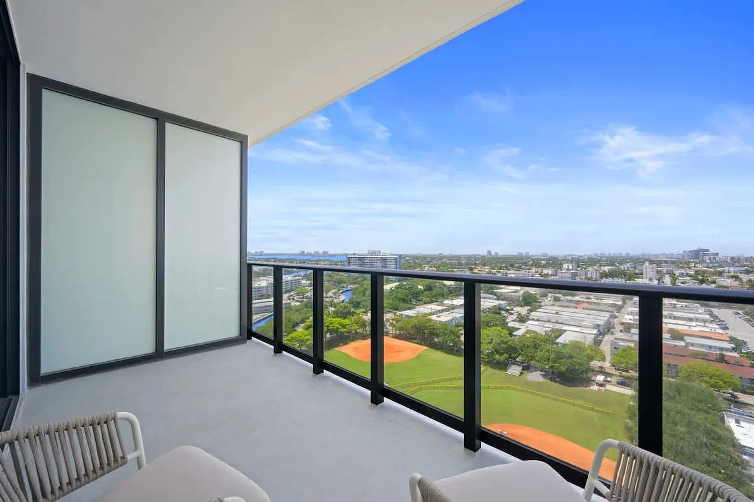 1 bed, 1.0 bath, 538 sqft, $2,971 — Photo 3