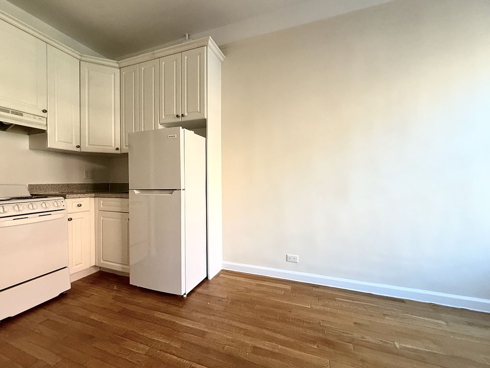 2nd image of 53 W 72nd St APT 3F