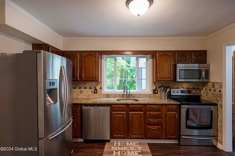 5th image of 101 Oakwood Drive