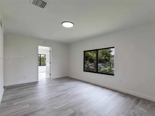 25 NW 78th St, Miami, FL 33150
