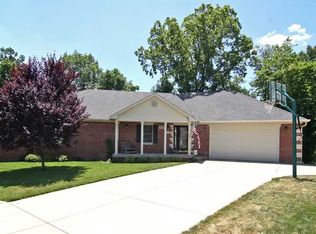 940 Valburn Ct, Beech Grove, IN 46107