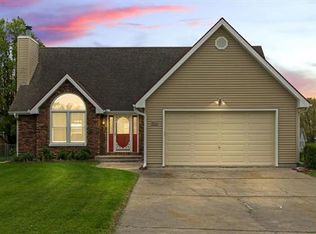 813 Peach Tree St, Excelsior Springs, MO 64024