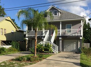 823 Dogwood Rd, Clear Lake Shores, TX 77565