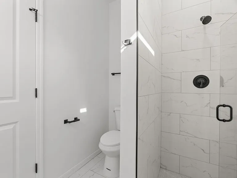 548 Knapp St — Photo 37