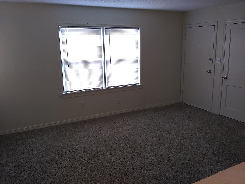 2nd image of 1203 Stansell Dr