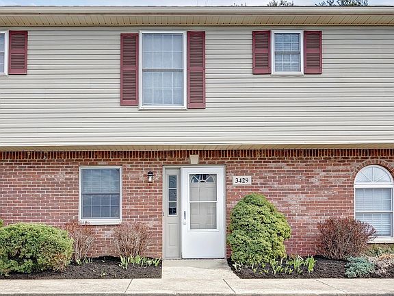 2nd image of 3429 S Oaklawn Cir